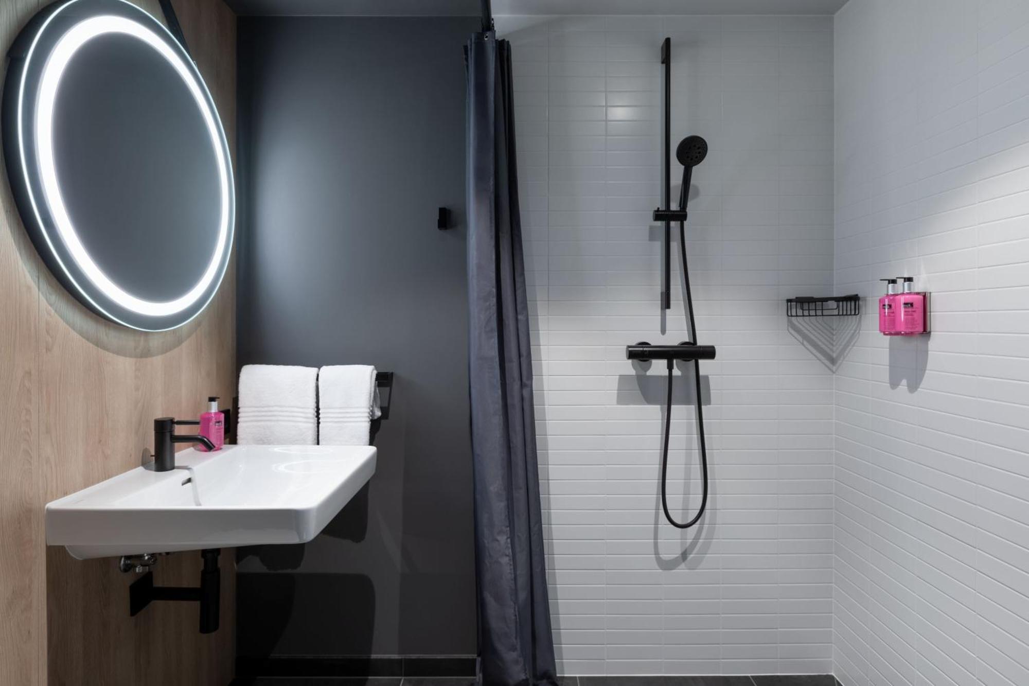 Moxy Outletcity Metzingen 메칭엔 외부 사진