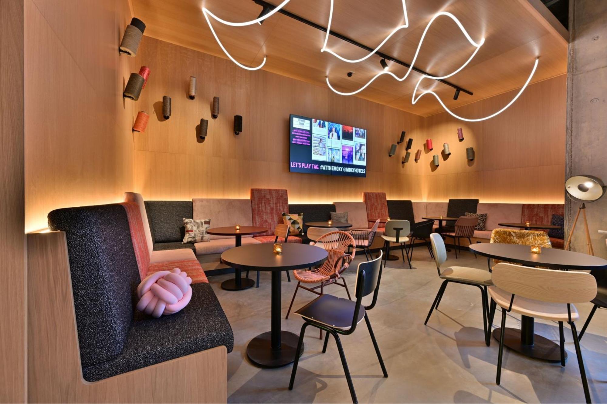Moxy Outletcity Metzingen 메칭엔 외부 사진